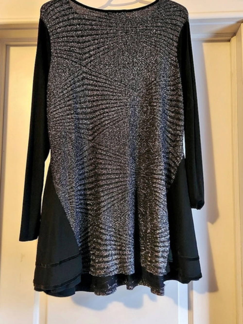 KENSING Metallic Long Sleeve Tunic Black & Silver Size Medium - Picture 2 of 4